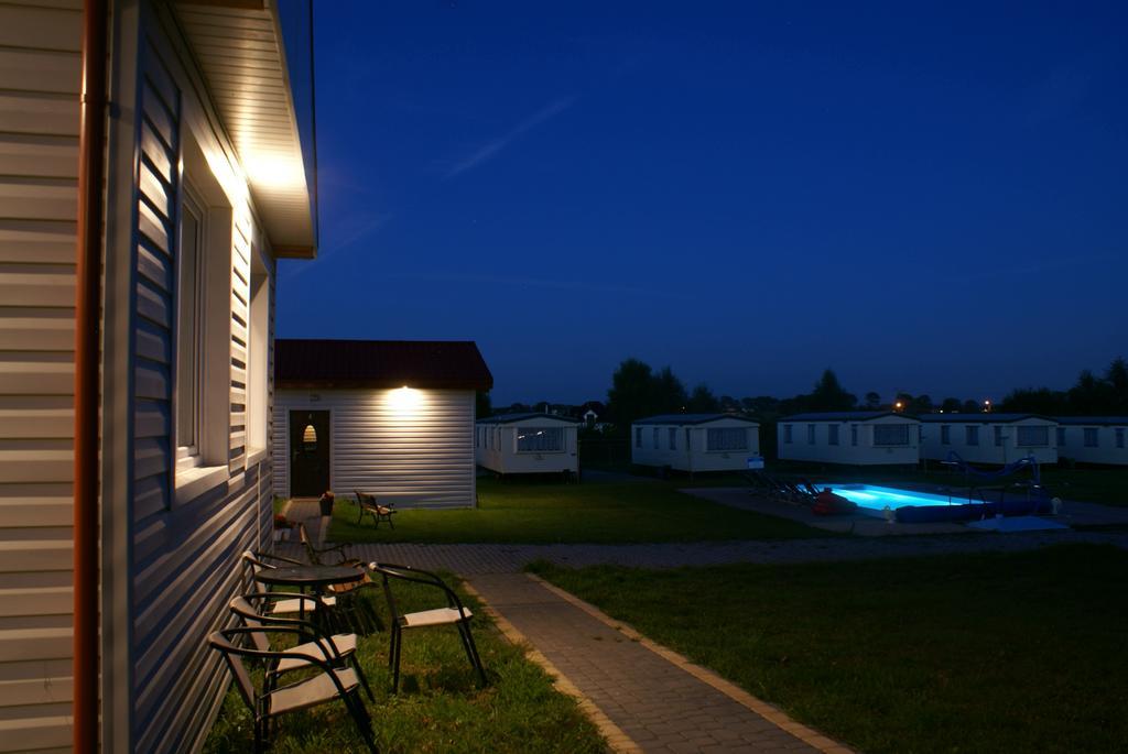 Villa Cuma Camp Sarbinowo Exterior foto
